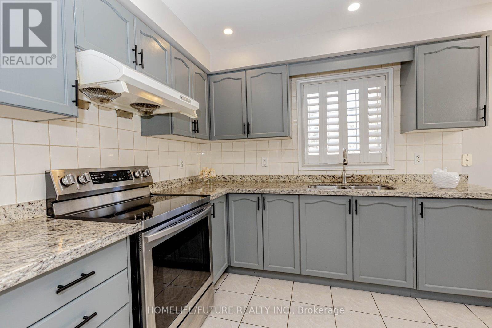 137 Zia Dodda Crescent, Brampton (Bram East), Ontario  L6P 1J3 - Photo 16 - W12444174