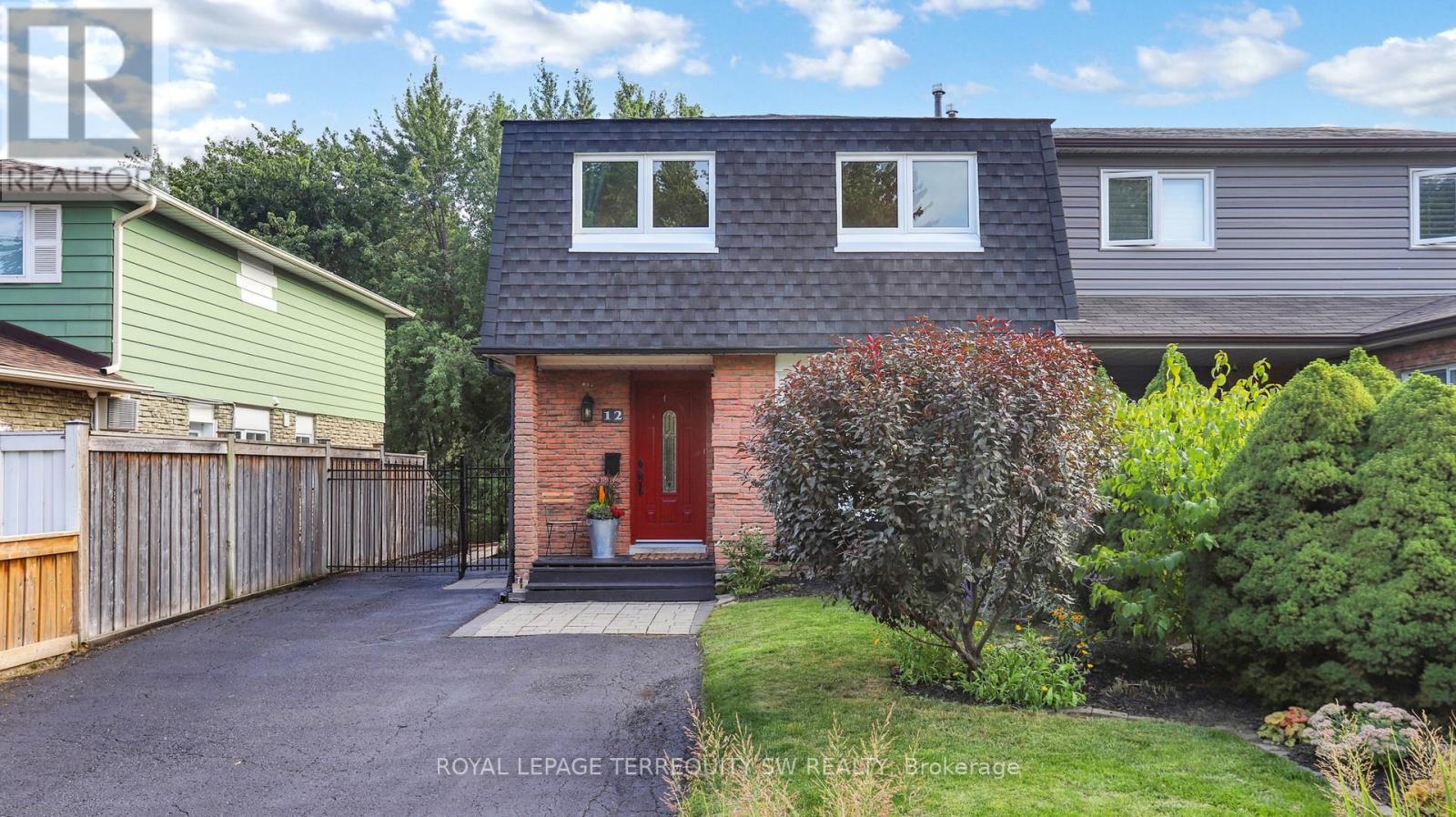 12 Newby Court, Brampton (Brampton North), Ontario  L6V 2R8 - Photo 1 - W12444199