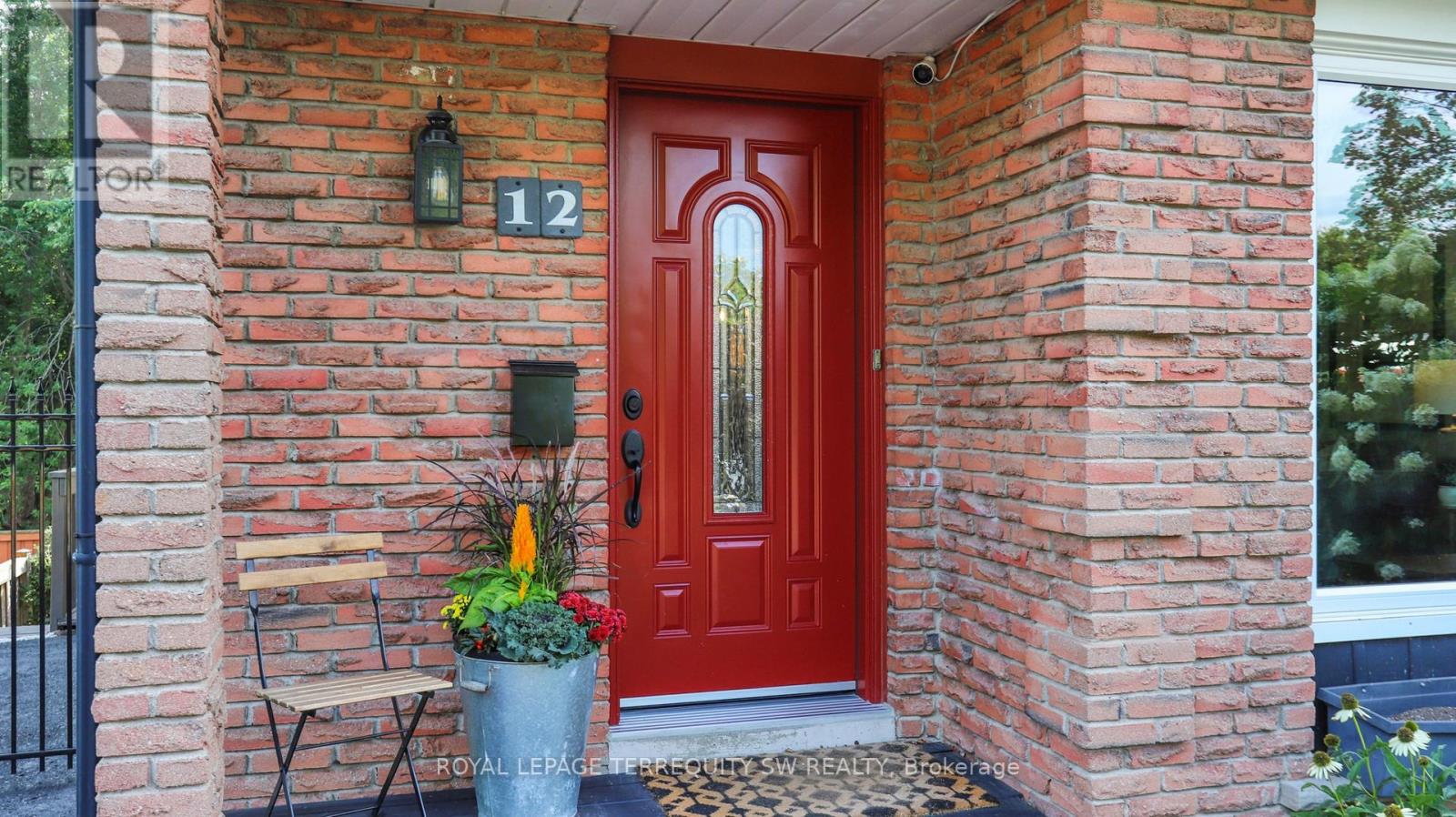 12 Newby Court, Brampton (Brampton North), Ontario  L6V 2R8 - Photo 3 - W12444199