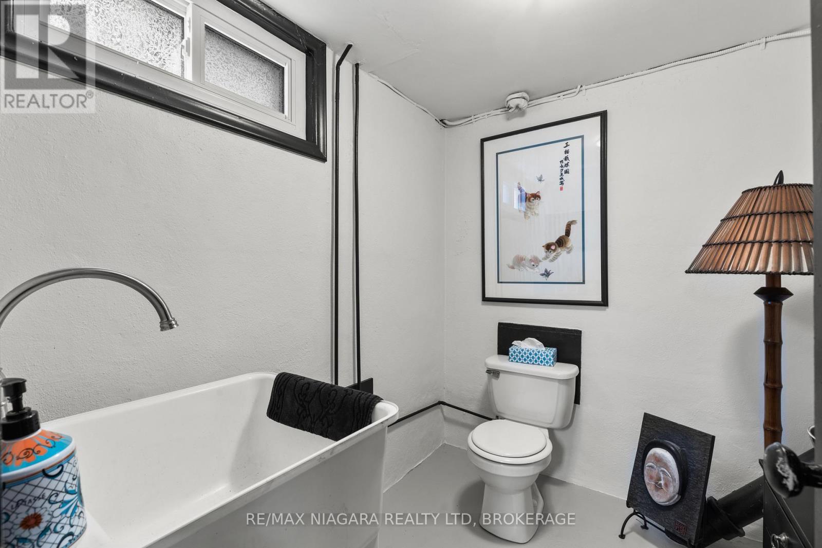 49 Weller Avenue, Welland (Prince Charles), Ontario  L3C 4L7 - Photo 35 - X12444255