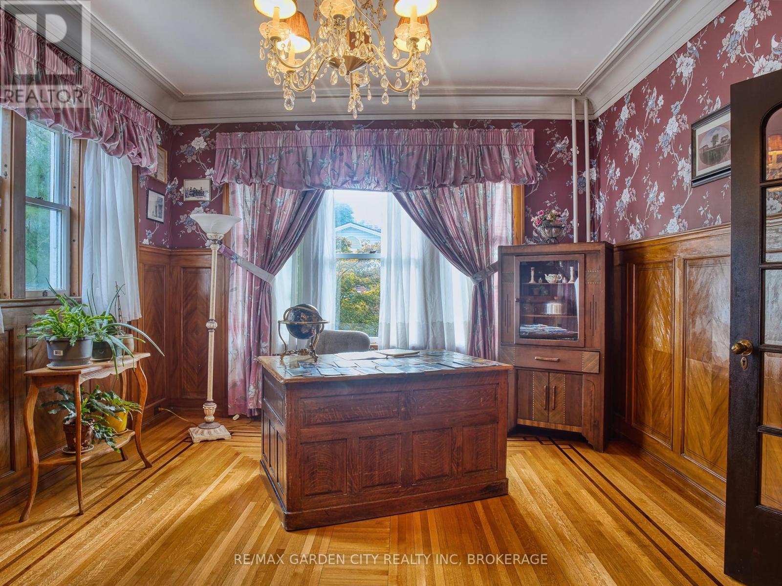 20 Evan Street, Welland (N. Welland), Ontario  L3B 3V4 - Photo 12 - X12444312