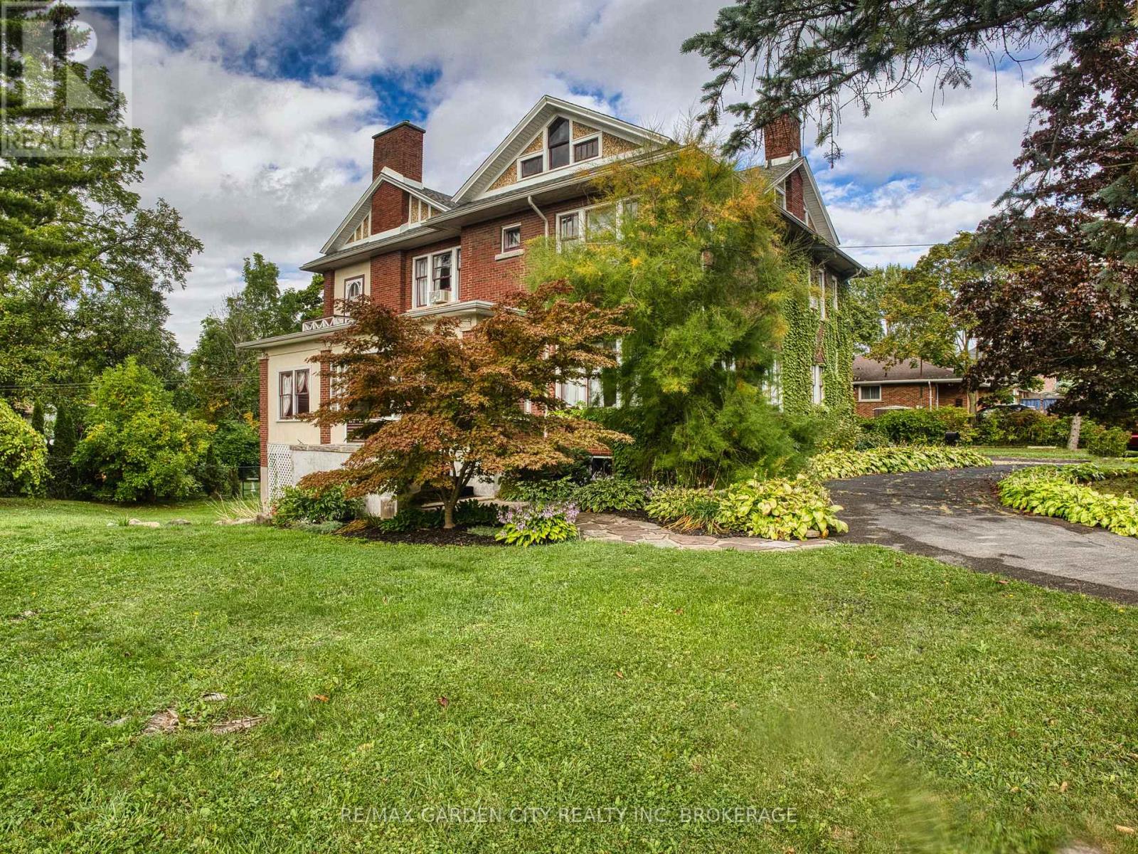 20 Evan Street, Welland (N. Welland), Ontario  L3B 3V4 - Photo 3 - X12444312