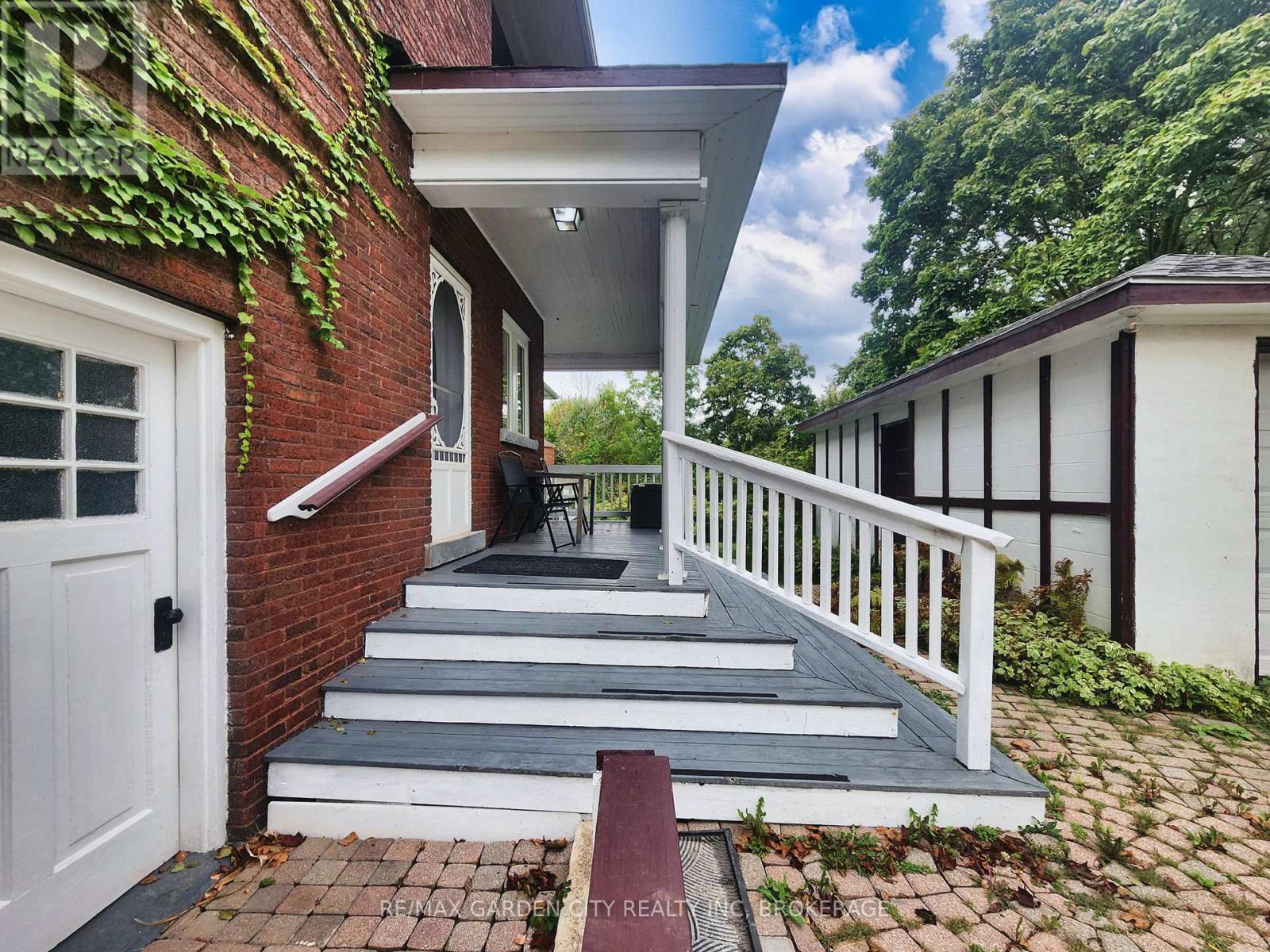 20 Evan Street, Welland (N. Welland), Ontario  L3B 3V4 - Photo 33 - X12444312