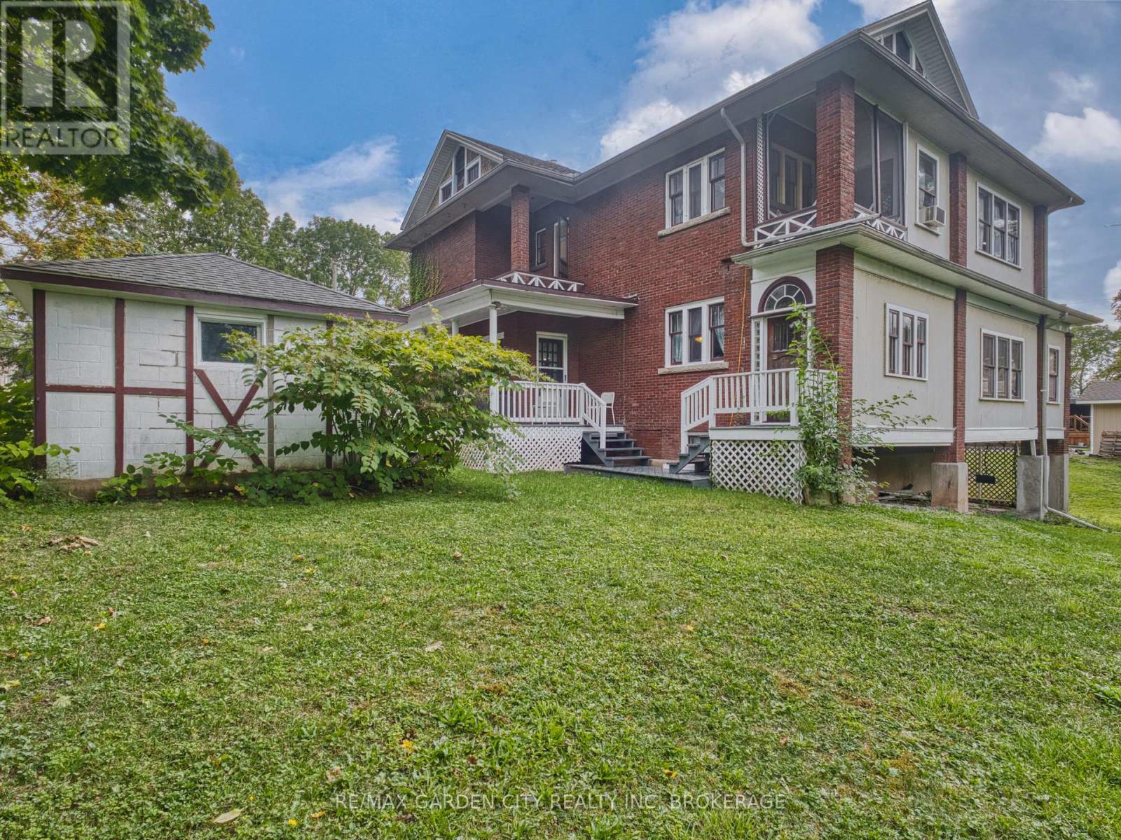 20 Evan Street, Welland (N. Welland), Ontario  L3B 3V4 - Photo 4 - X12444312