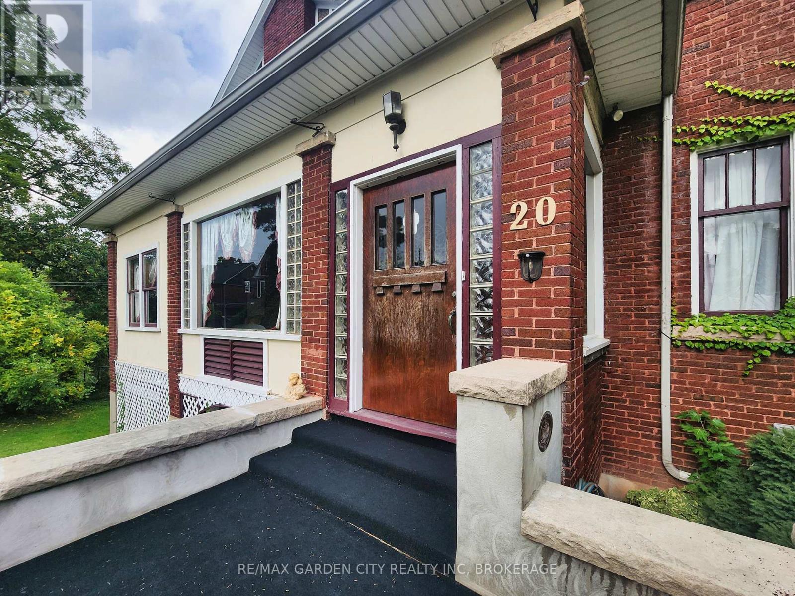 20 Evan Street, Welland (N. Welland), Ontario  L3B 3V4 - Photo 5 - X12444312