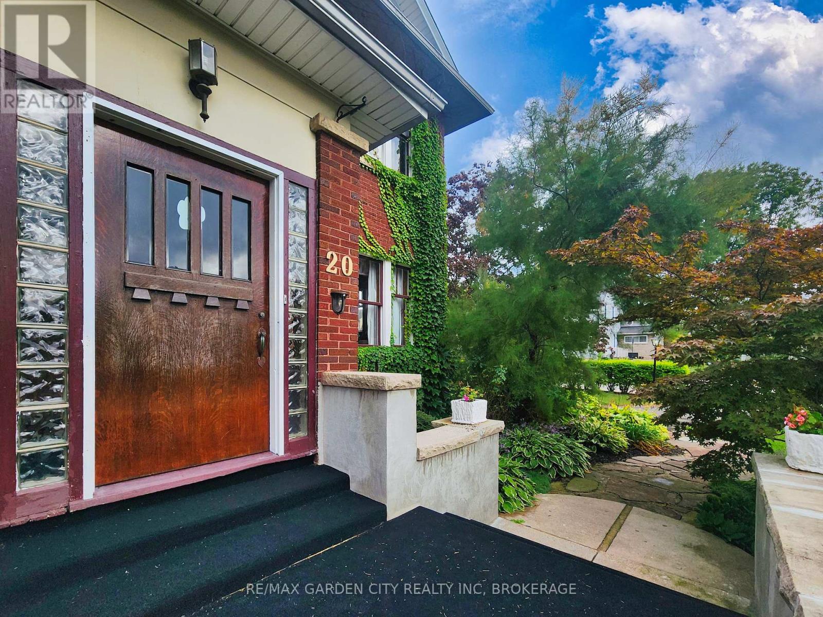 20 Evan Street, Welland (N. Welland), Ontario  L3B 3V4 - Photo 6 - X12444312