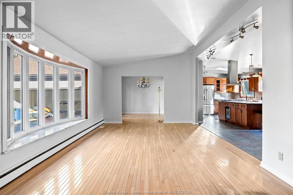 3740 Ouellette, Windsor, Ontario  N9E 3M7 - Photo 6 - 25025203