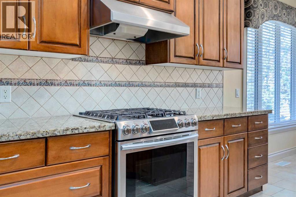 72 Panatella Manor Nw, Calgary, Alberta  T3K 0A7 - Photo 13 - A2230187