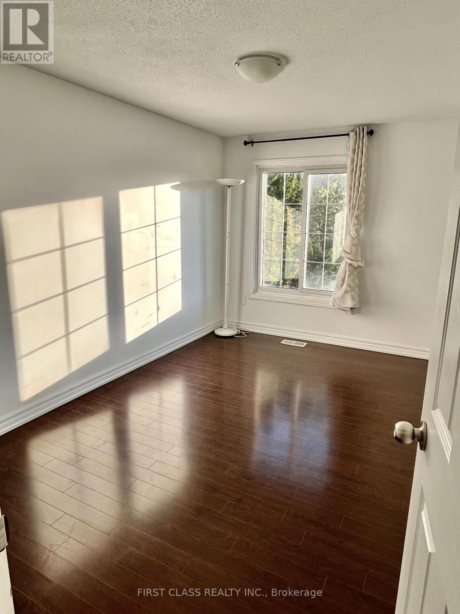 Upper - 9 Upton Crescent, Markham, Ontario  L3R 3T3 - Photo 11 - N12435842