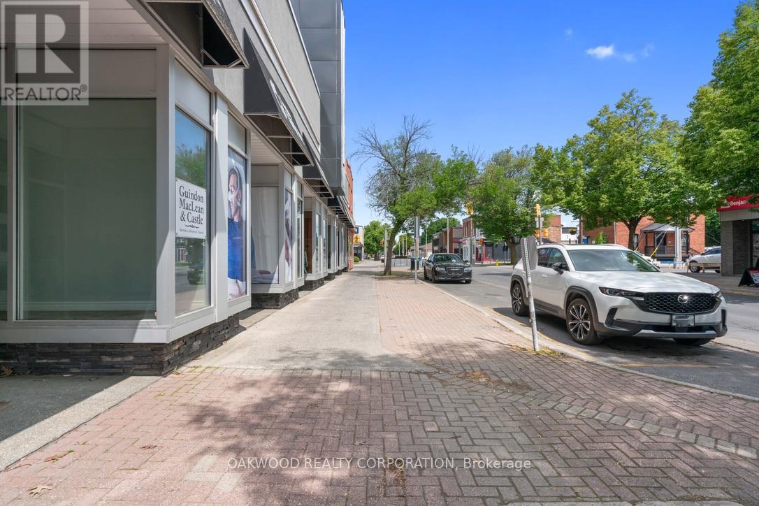 254 Pitt Street, Cornwall, Ontario  K6J 3P7 - Photo 3 - X12444179