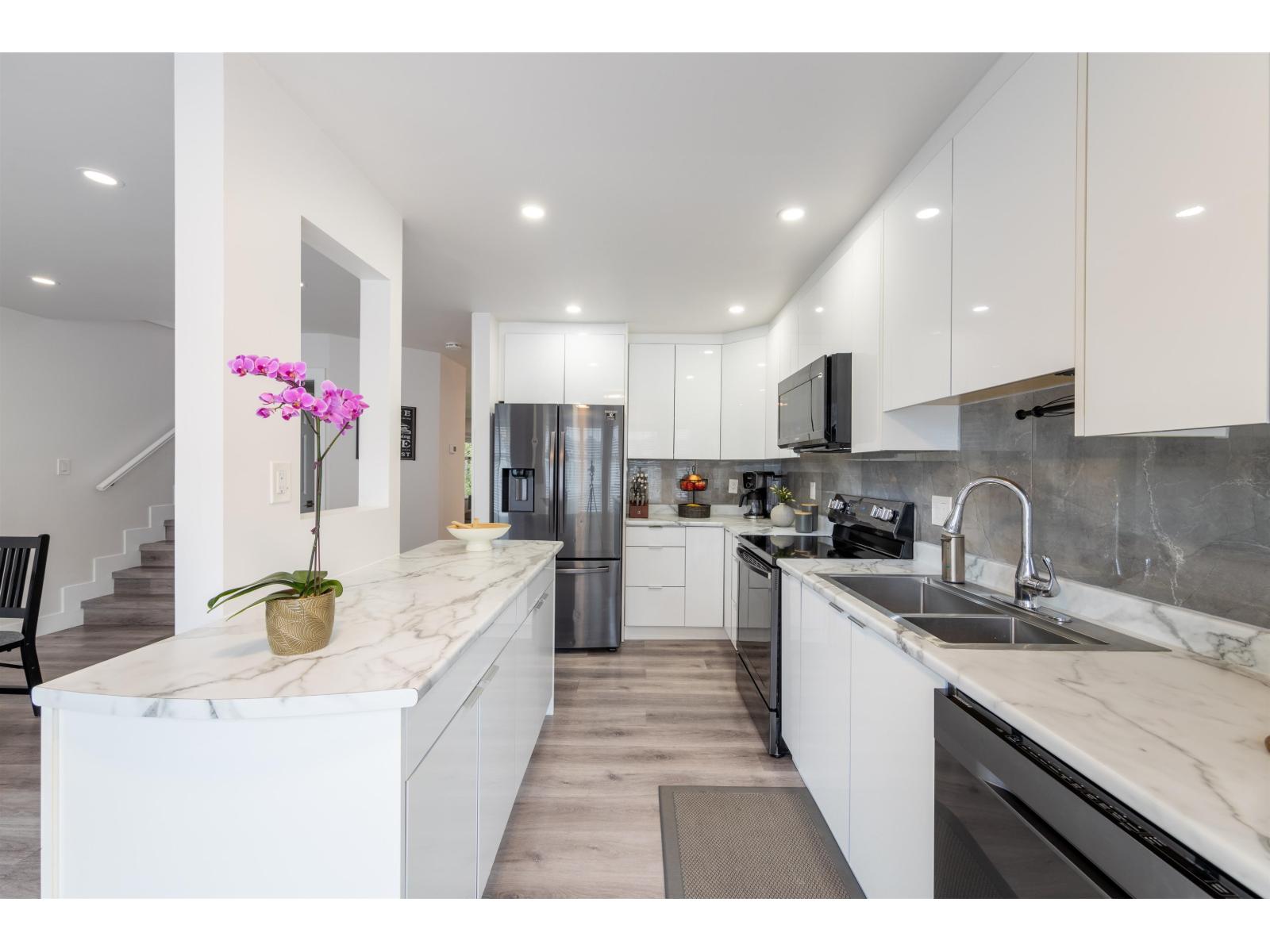 118 8060 121A STREET, Surrey, British Columbia