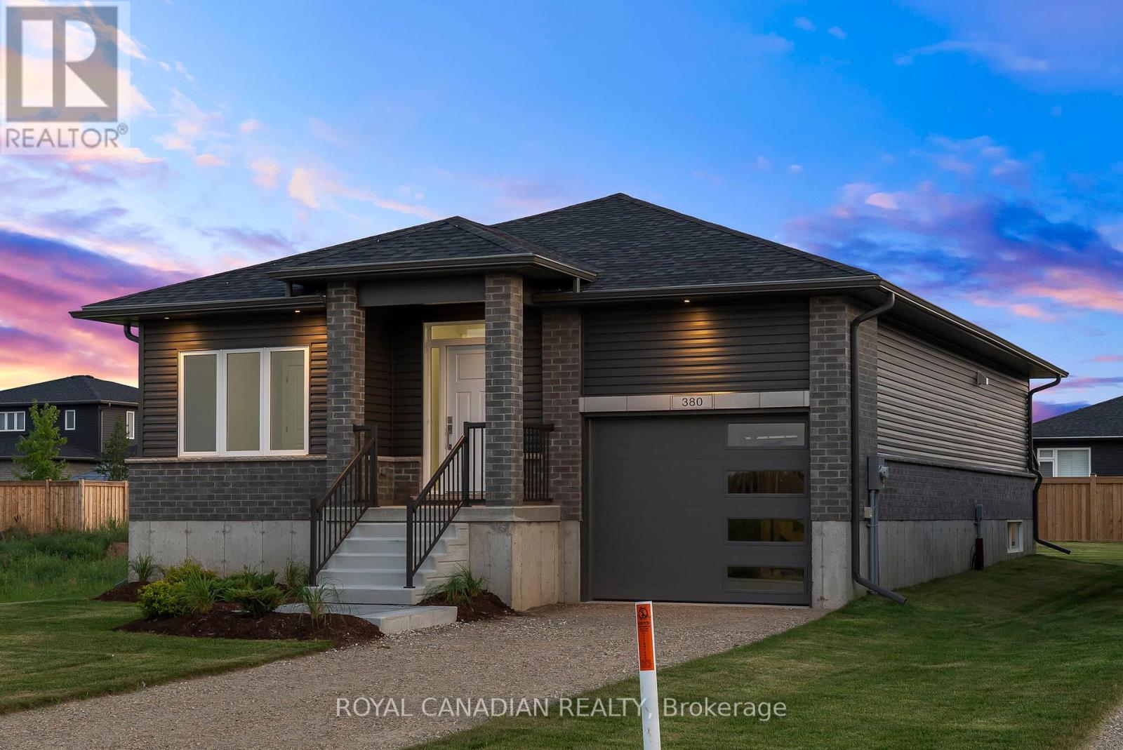 380 Hawthorne Street, Saugeen Shores, Ontario  N0H 2C3 - Photo 1 - X12444188