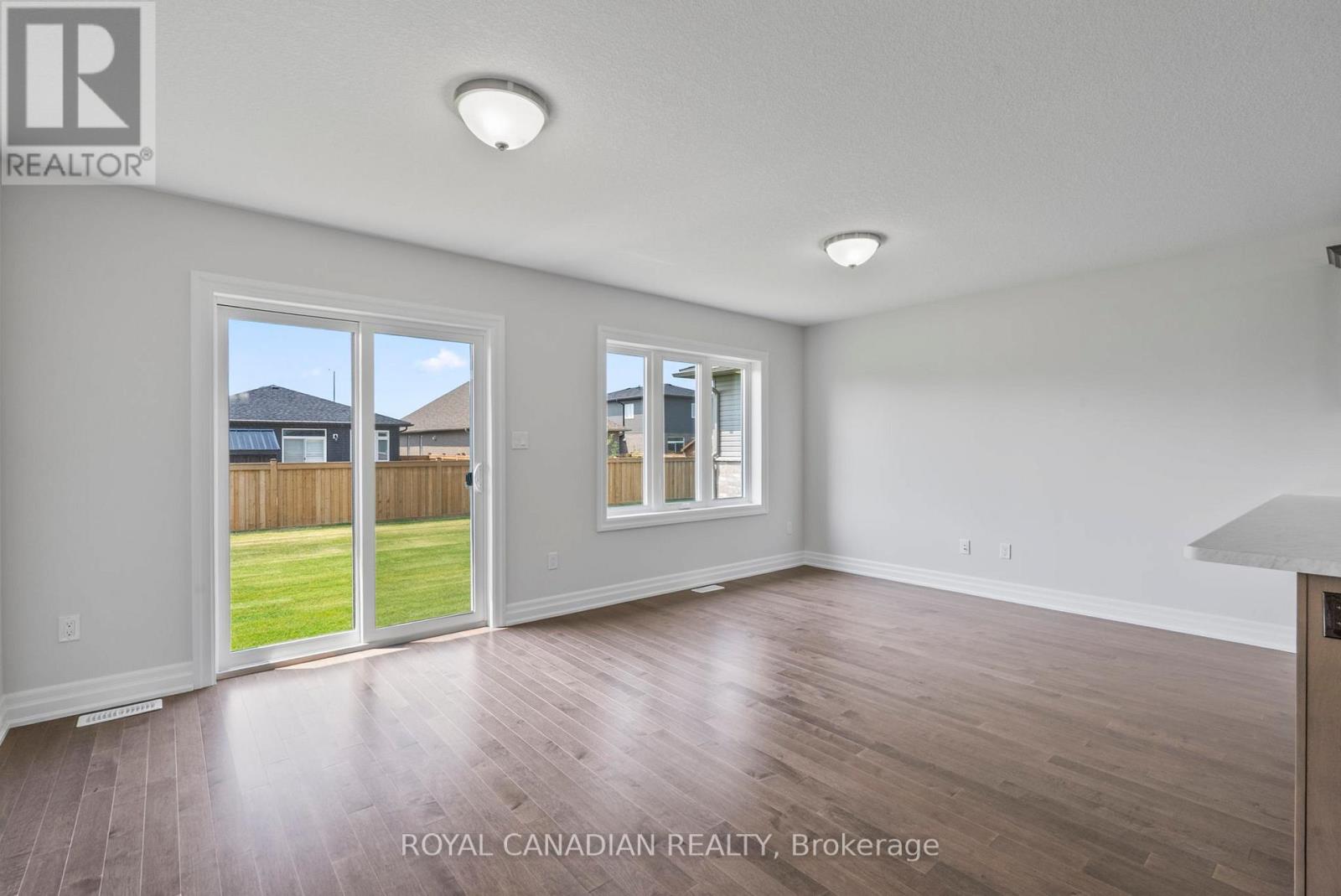 380 Hawthorne Street, Saugeen Shores, Ontario  N0H 2C3 - Photo 25 - X12444188