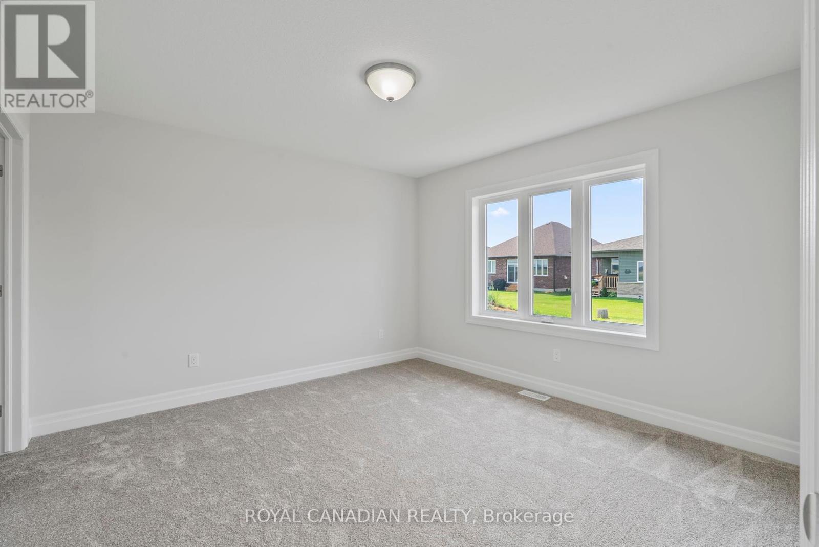 380 Hawthorne Street, Saugeen Shores, Ontario  N0H 2C3 - Photo 28 - X12444188