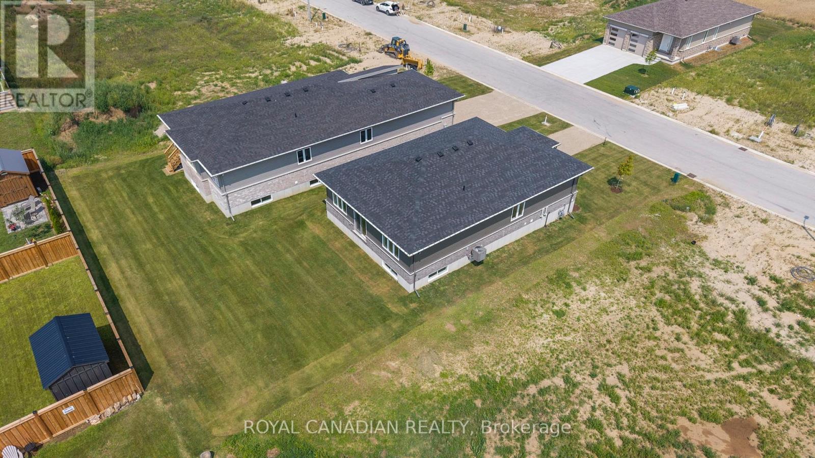 380 Hawthorne Street, Saugeen Shores, Ontario  N0H 2C3 - Photo 3 - X12444188