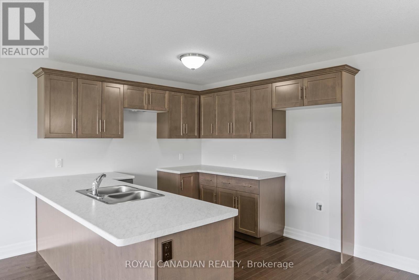 380 Hawthorne Street, Saugeen Shores, Ontario  N0H 2C3 - Photo 30 - X12444188