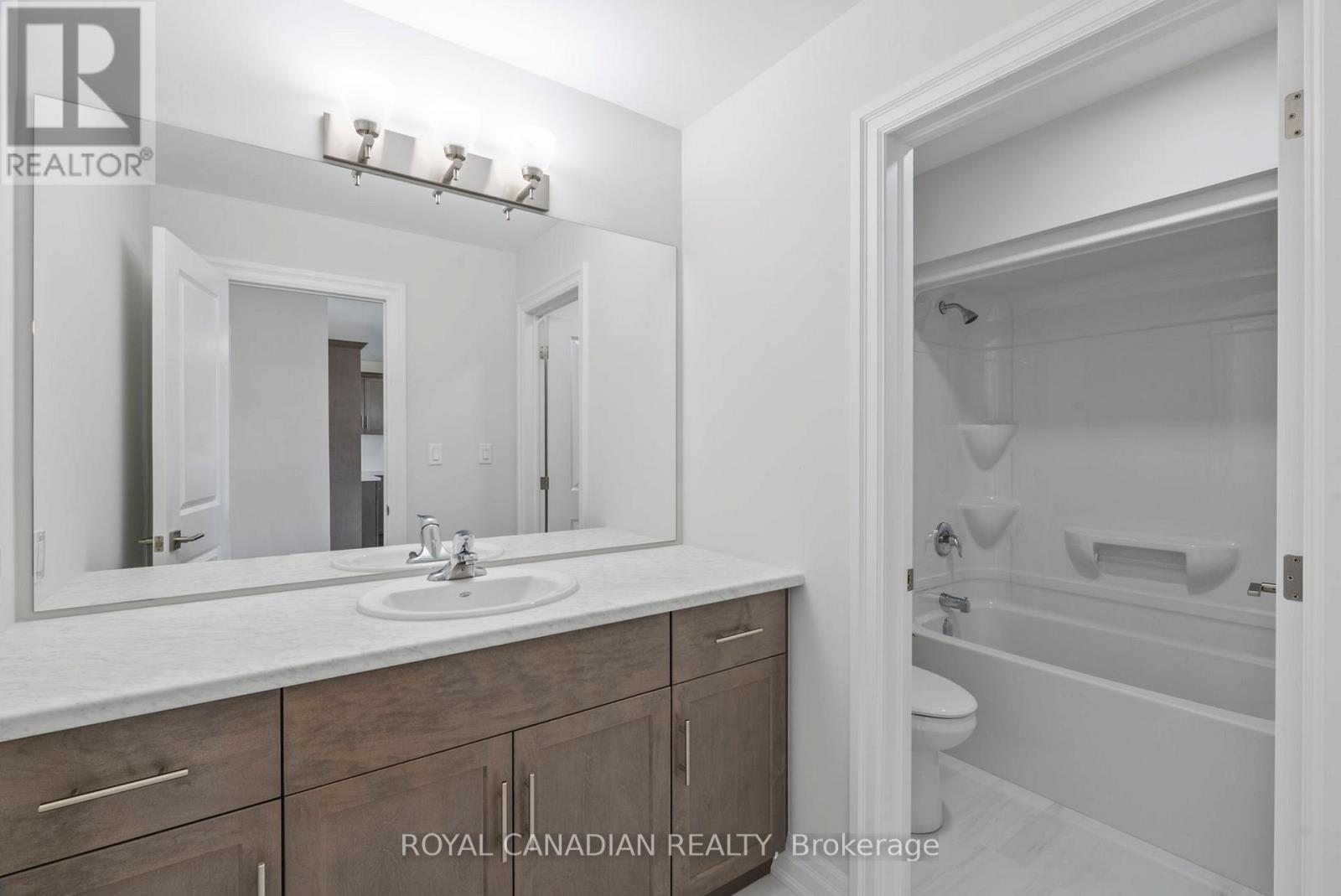 380 Hawthorne Street, Saugeen Shores, Ontario  N0H 2C3 - Photo 31 - X12444188