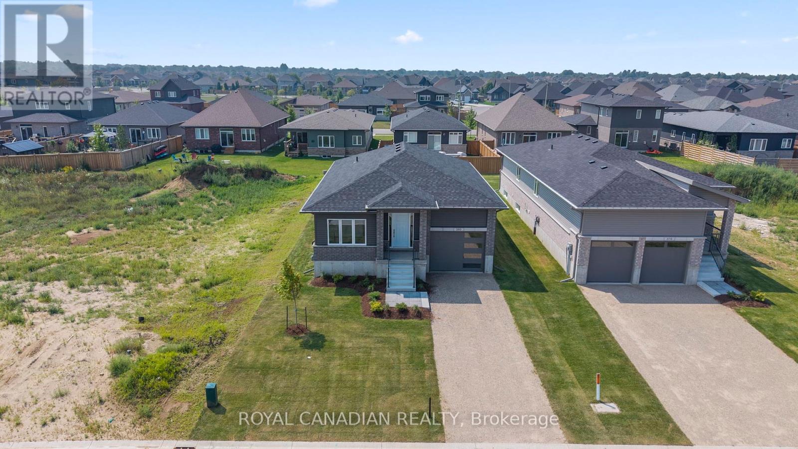 380 Hawthorne Street, Saugeen Shores, Ontario  N0H 2C3 - Photo 5 - X12444188
