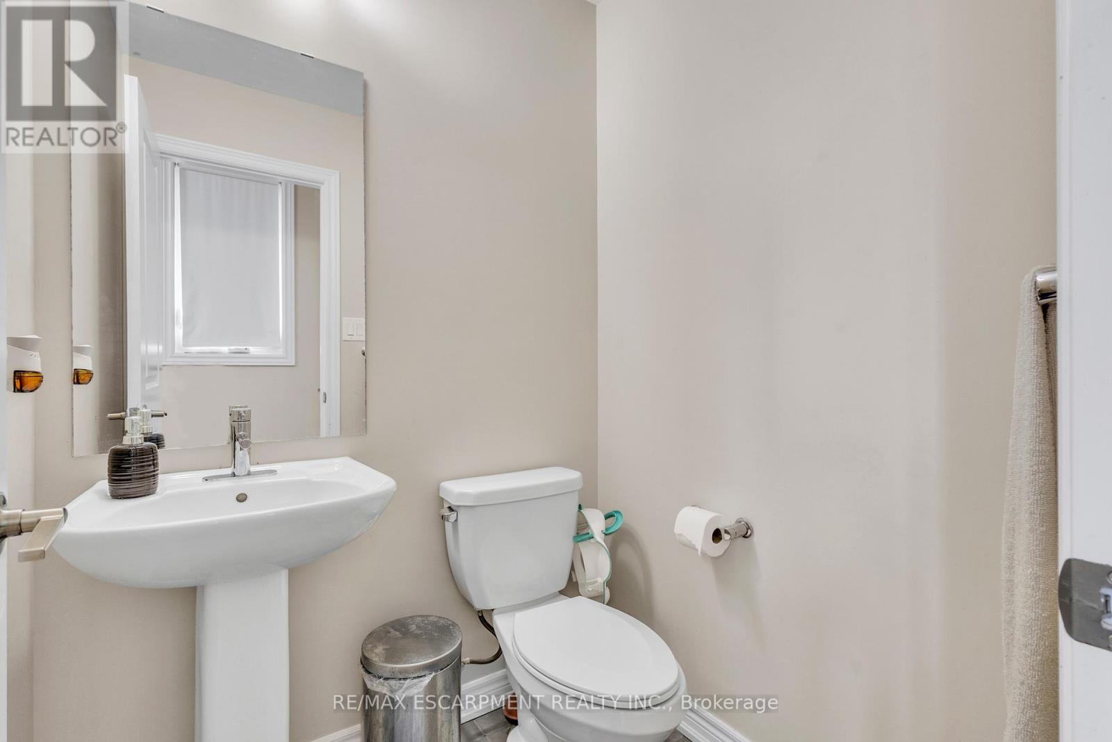 68 Esplanade Lane, Grimsby, Ontario  L3M 0H2 - Photo 28 - X12444192