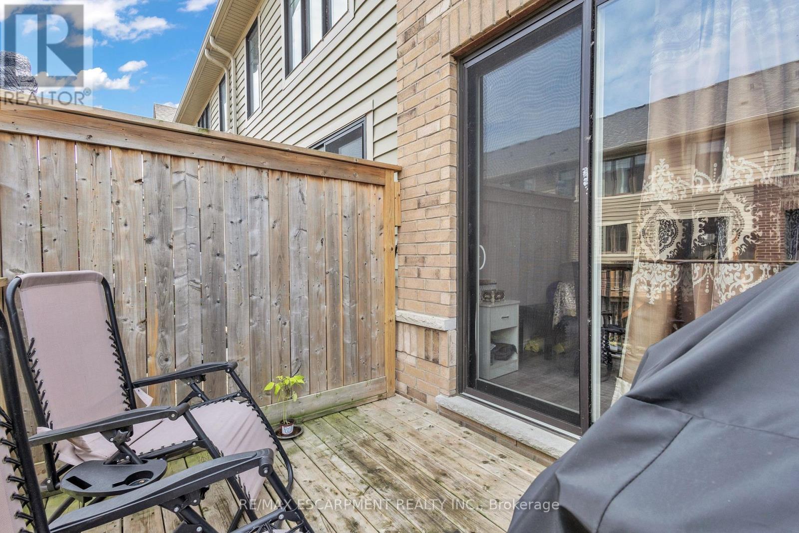 68 Esplanade Lane, Grimsby, Ontario  L3M 0H2 - Photo 32 - X12444192