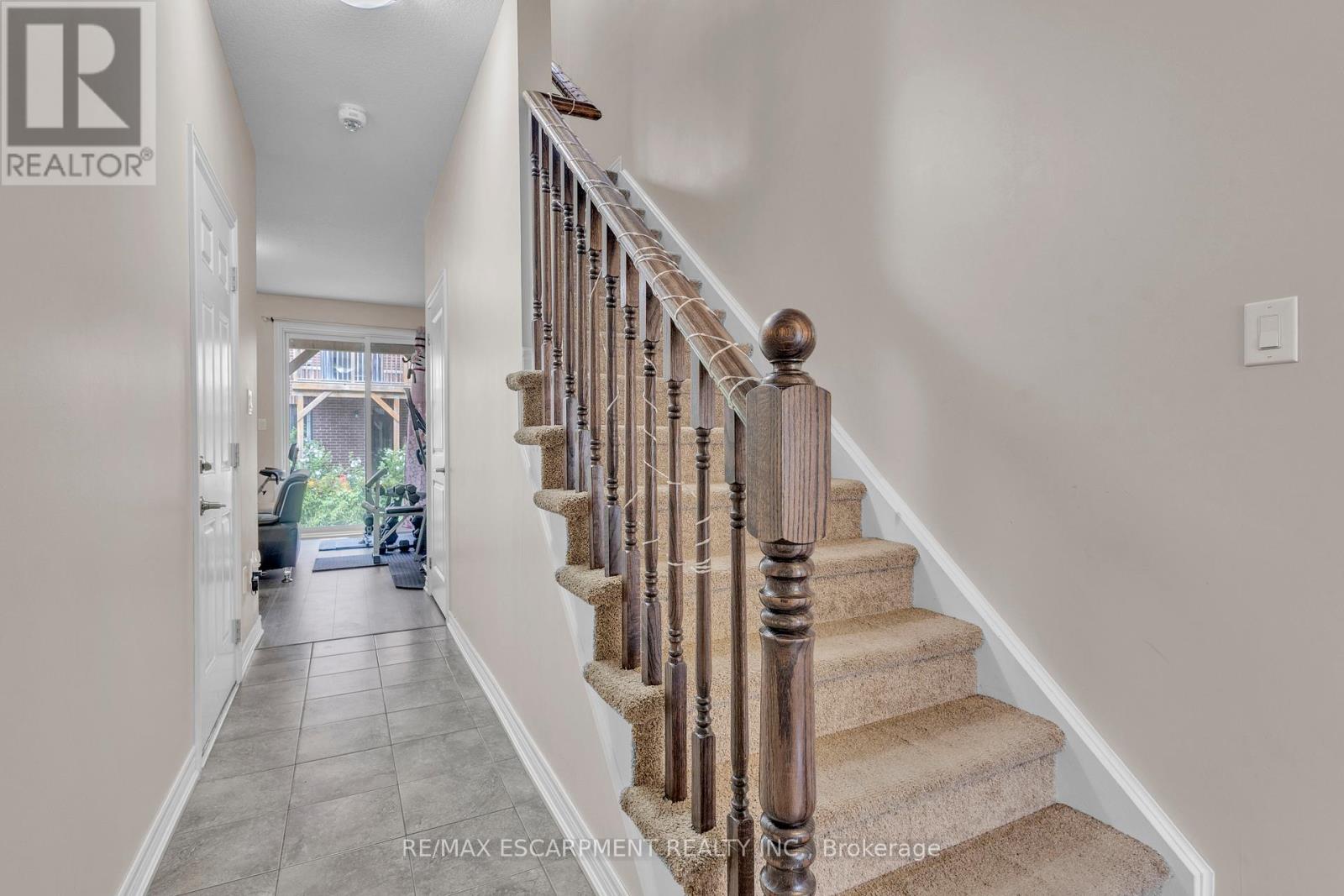 68 Esplanade Lane, Grimsby, Ontario  L3M 0H2 - Photo 8 - X12444192