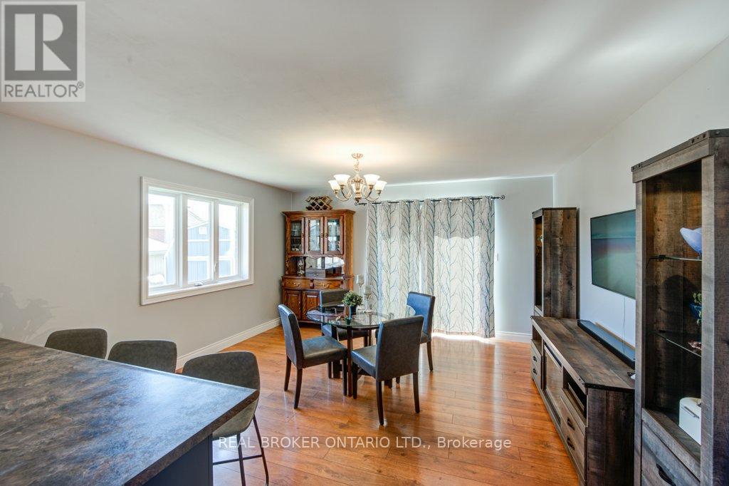 25 Pickett Court N, West Perth (Mitchell), Ontario  N0K 1N0 - Photo 11 - X12444201