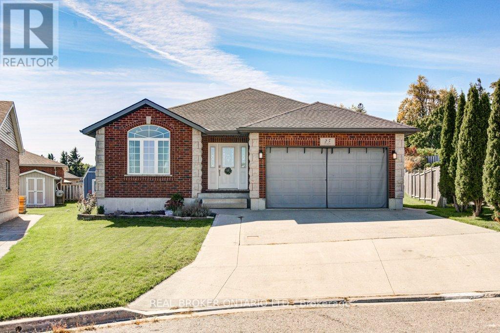 25 Pickett Court N, West Perth (Mitchell), Ontario  N0K 1N0 - Photo 2 - X12444201