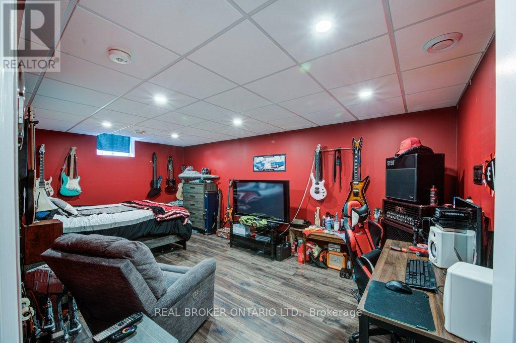 25 Pickett Court N, West Perth (Mitchell), Ontario  N0K 1N0 - Photo 24 - X12444201