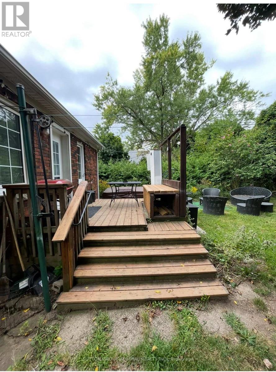 3813 St Peter Avenue, Niagara Falls, Ontario  L2J 2N7 - Photo 10 - X12402785