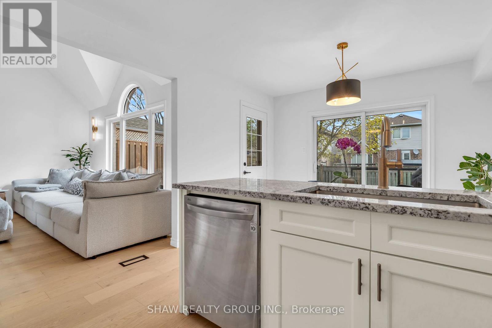 9 Gaw Crescent, Guelph (Pineridge/westminster Woods), Ontario  N1L 1H8 - Photo 17 - X12444208