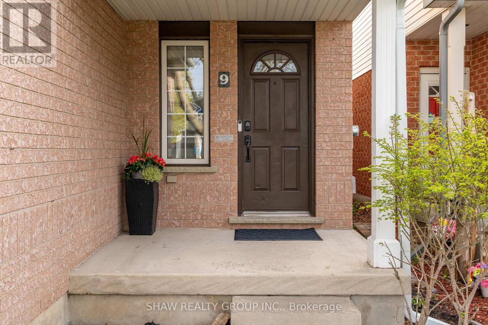 9 Gaw Crescent, Guelph (Pineridge/westminster Woods), Ontario  N1L 1H8 - Photo 6 - X12444208