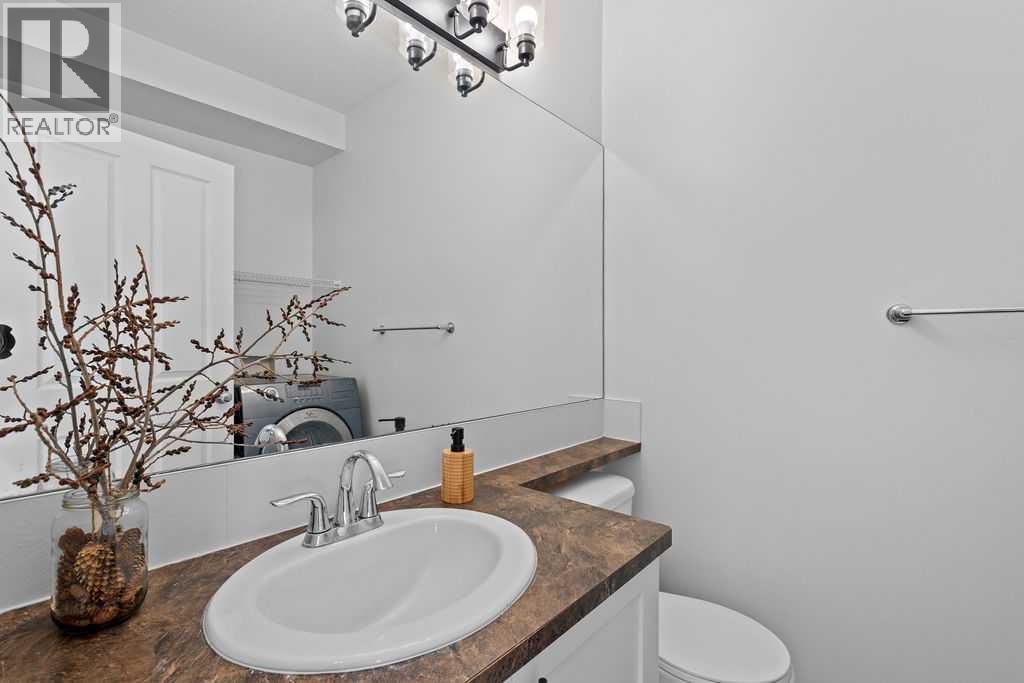 2013 New Brighton Park Se, Calgary, Alberta  T2Z 1B1 - Photo 7 - A2242857