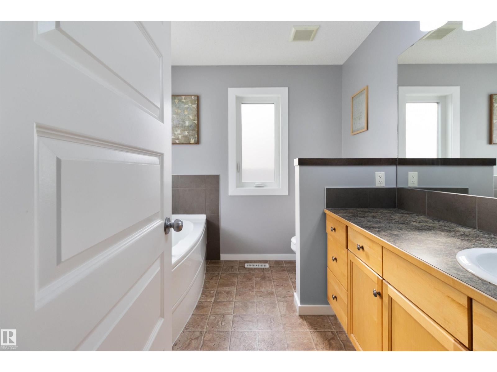 90 Carlyle Cr, Sherwood Park, Alberta  T8H 2T8 - Photo 35 - E4460762