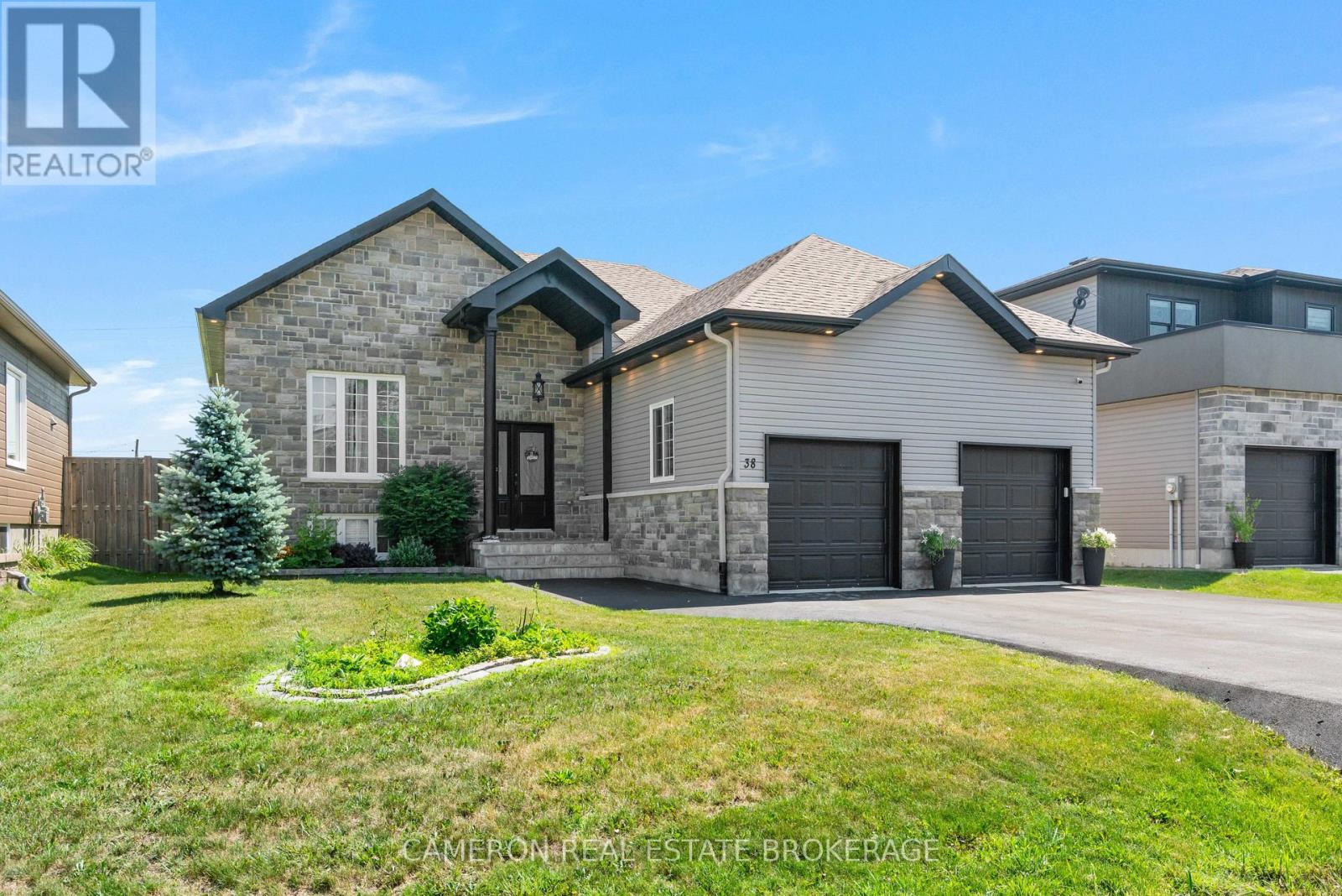38 ABAGAIL CRESCENT, South Stormont, Ontario