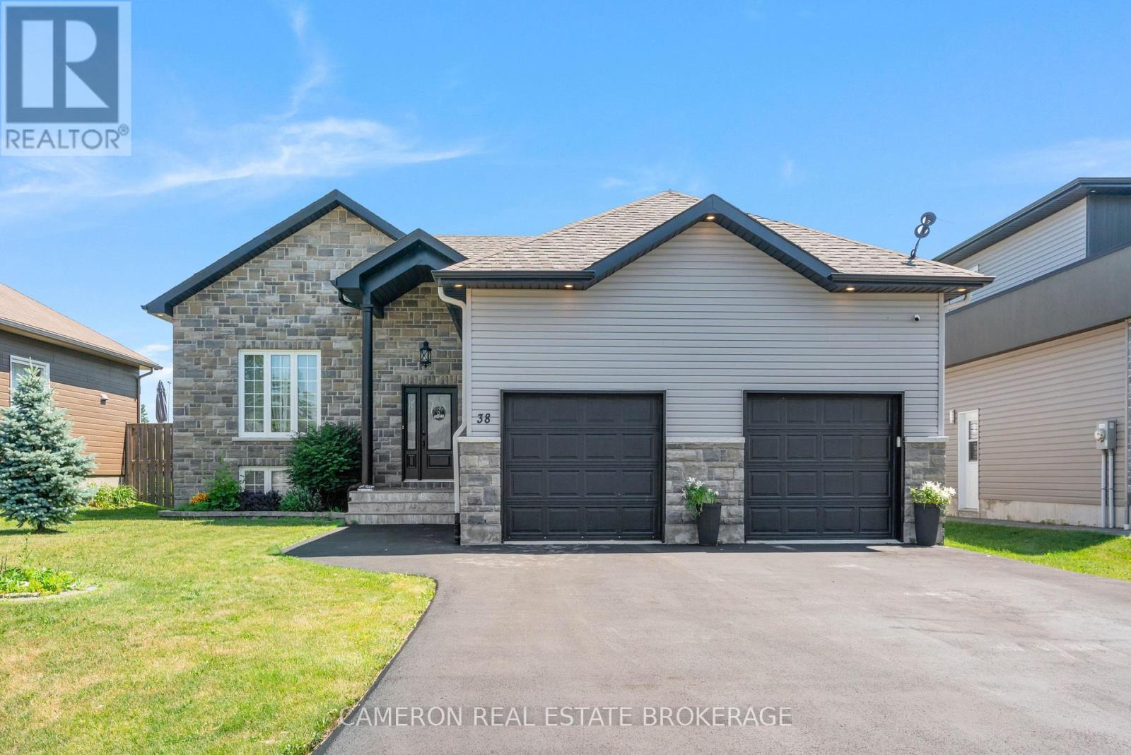 38 Abagail Crescent, South Stormont, Ontario  K0C 1M0 - Photo 2 - X12444227
