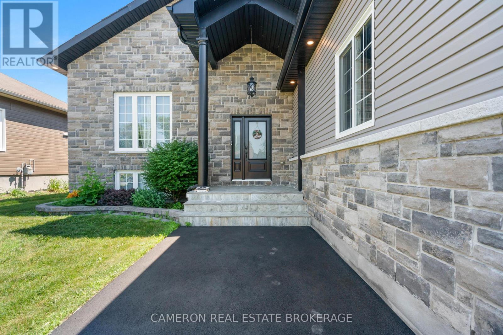 38 Abagail Crescent, South Stormont, Ontario  K0C 1M0 - Photo 9 - X12444227