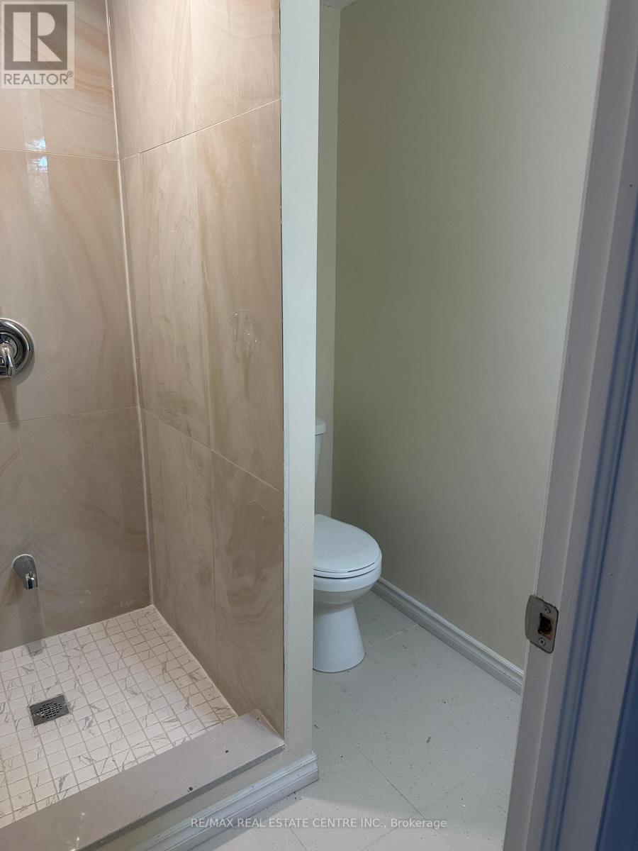 33 Jessie Street, Brampton, Ontario  L6Y 1L5 - Photo 7 - W12443549