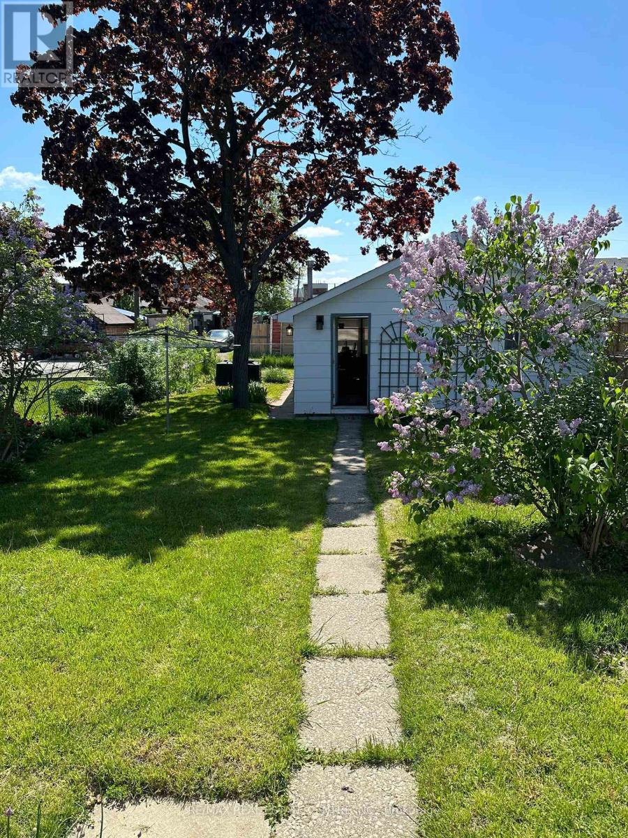 33 Jessie Street, Brampton, Ontario  L6Y 1L5 - Photo 12 - W12443549
