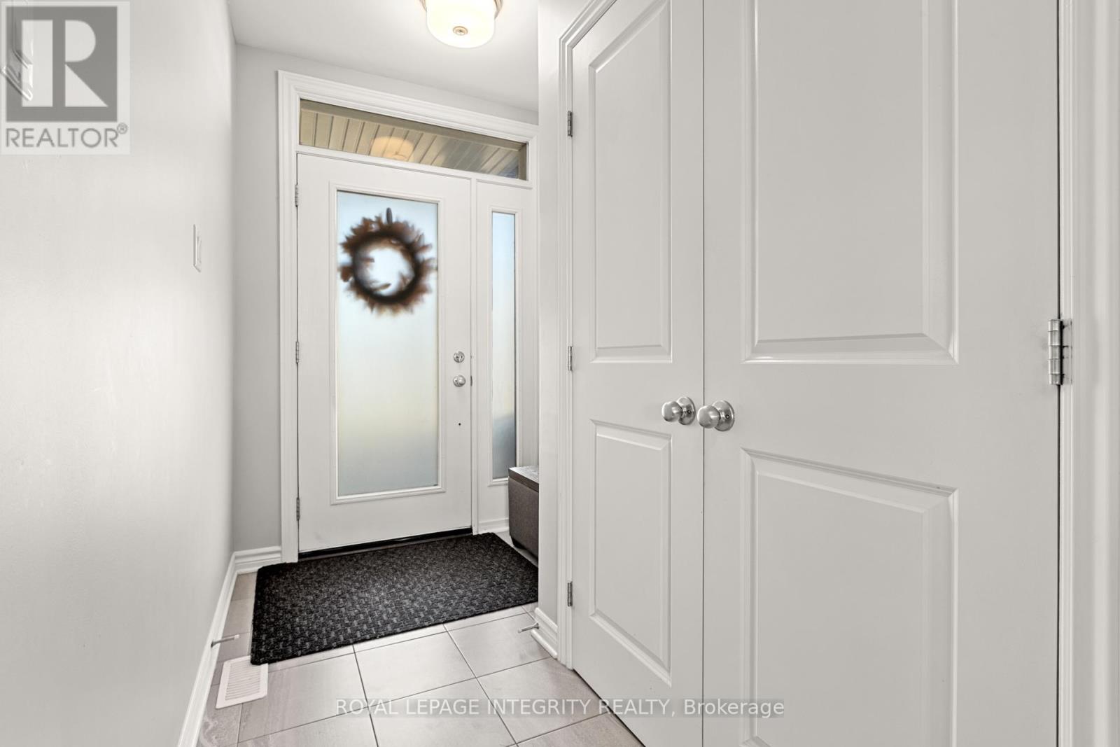 526 Jackdaw Avenue, Ottawa, Ontario  K2J 6M8 - Photo 3 - X12443215