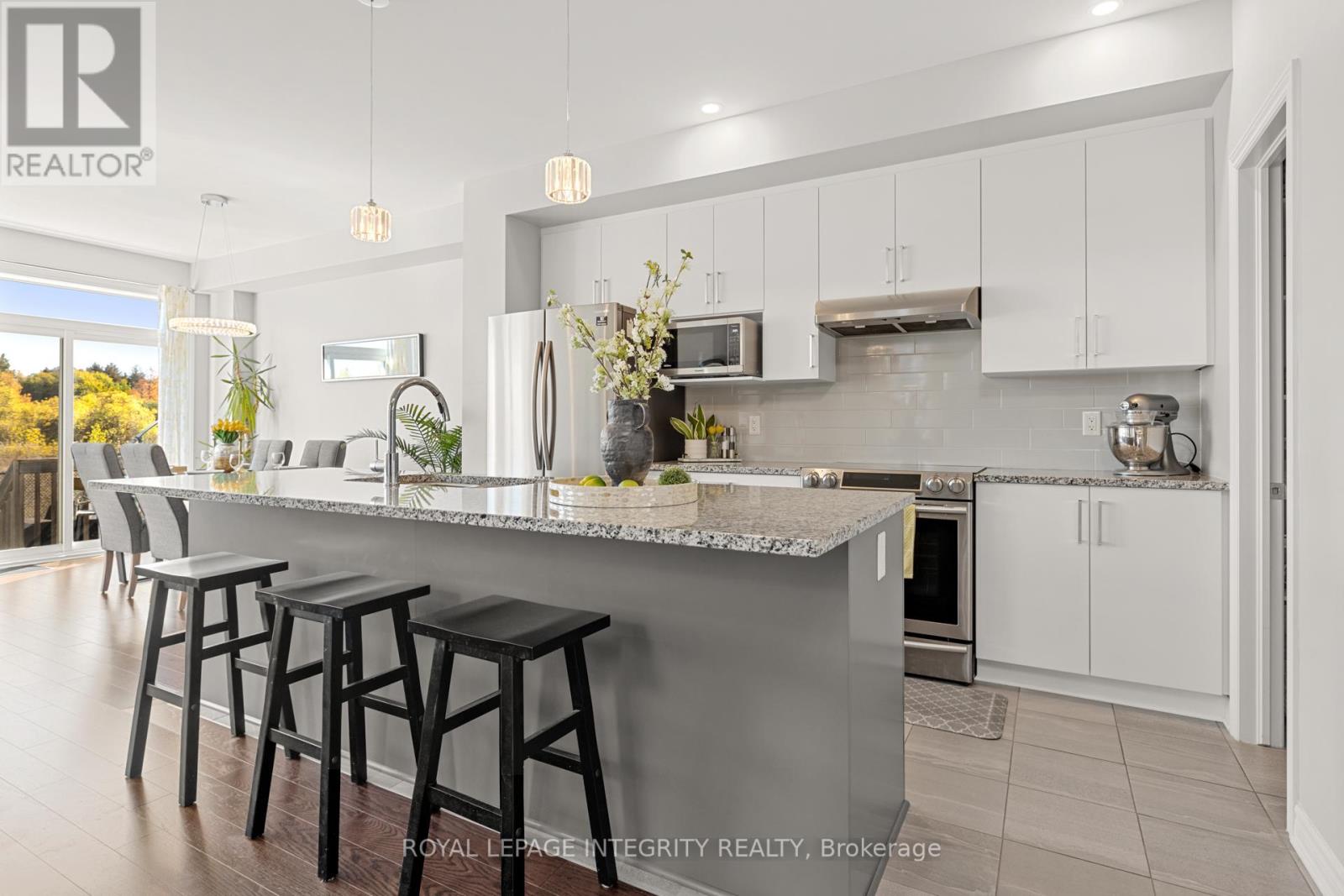 526 Jackdaw Avenue, Ottawa, Ontario  K2J 6M8 - Photo 6 - X12443215