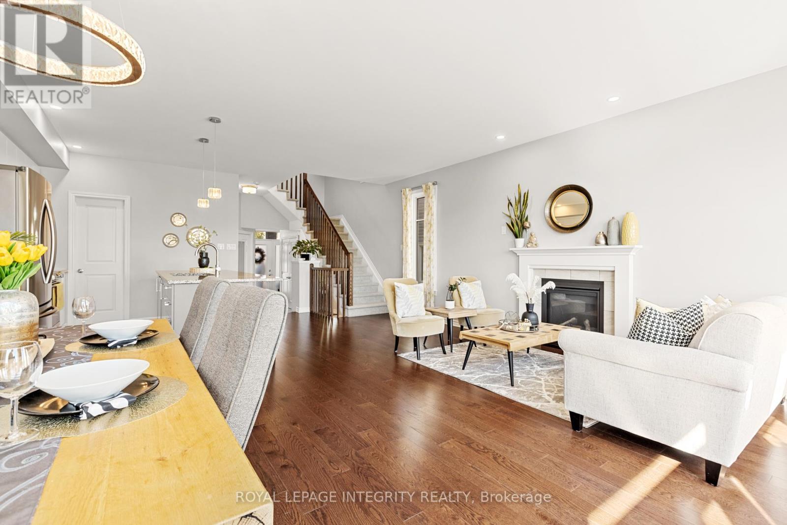 526 Jackdaw Avenue, Ottawa, Ontario  K2J 6M8 - Photo 4 - X12443215