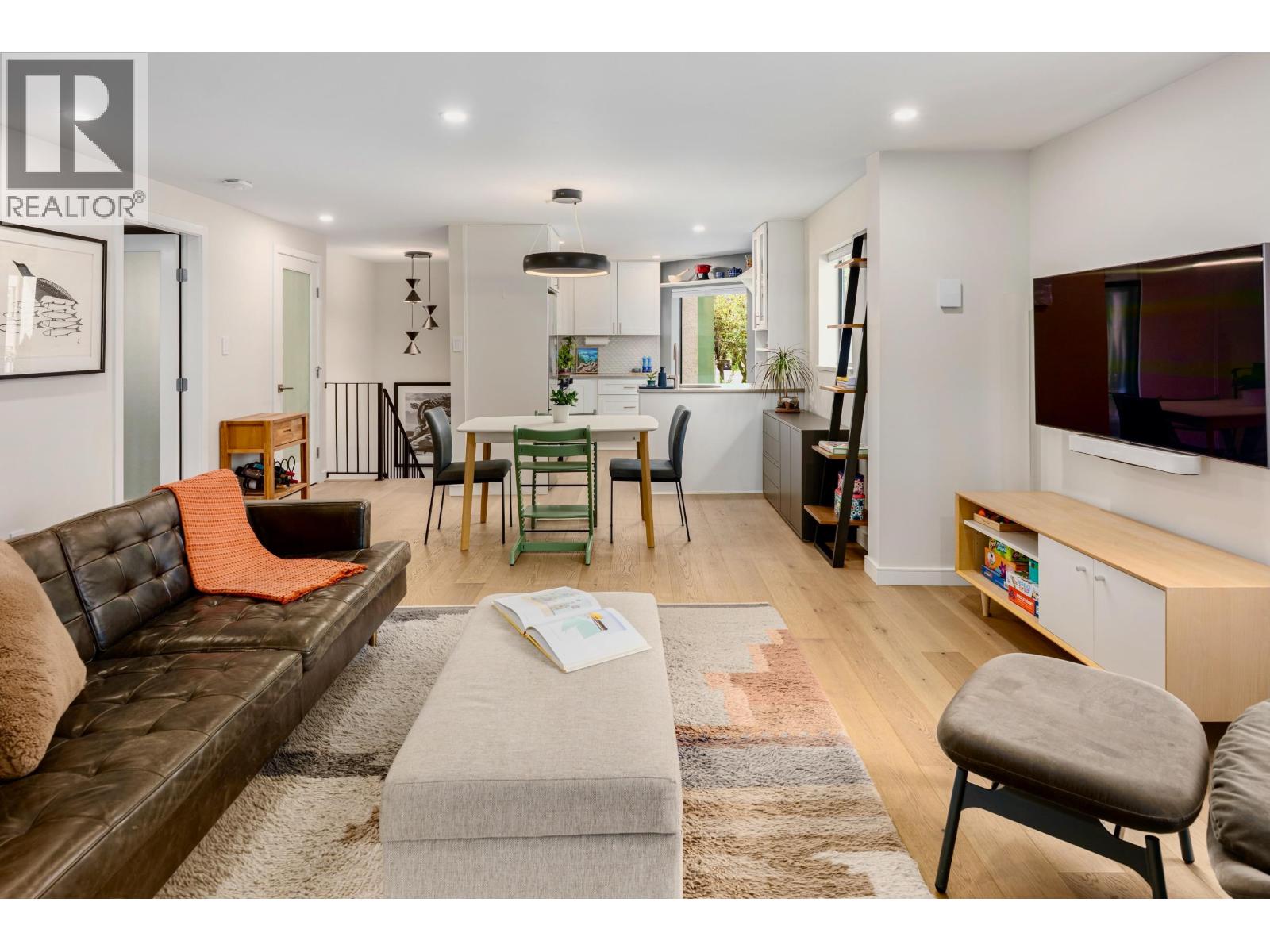 101 936 BUTE STREET, Vancouver, British Columbia