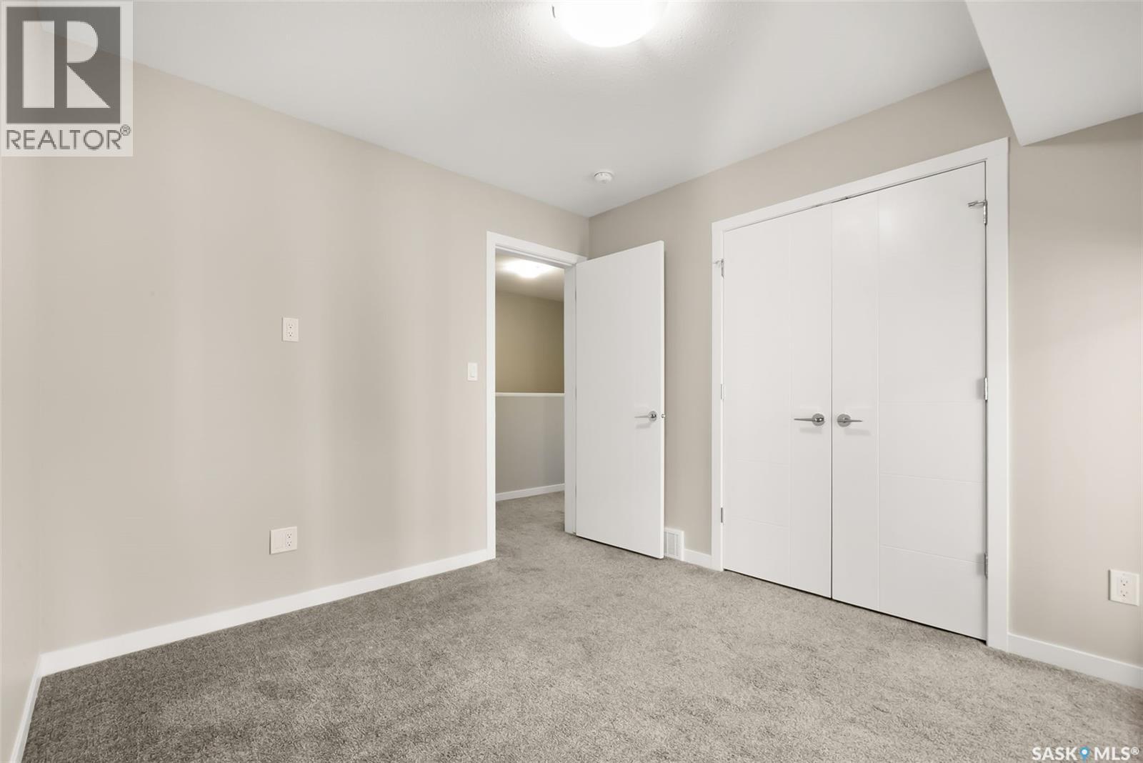3917 James Hill Road, Regina, Saskatchewan  S4W 0N8 - Photo 22 - SK020064