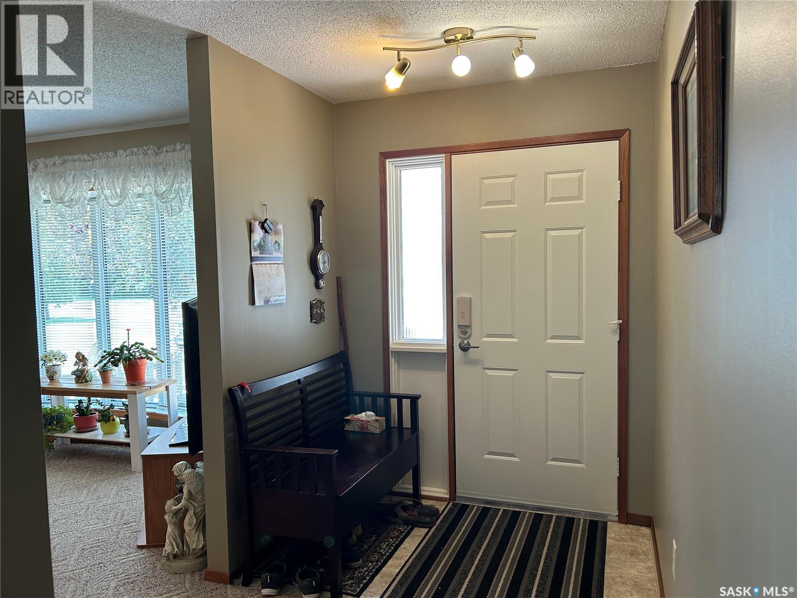 209 Taylor Street, Bienfait, Saskatchewan  S0C 0M0 - Photo 2 - SK020058