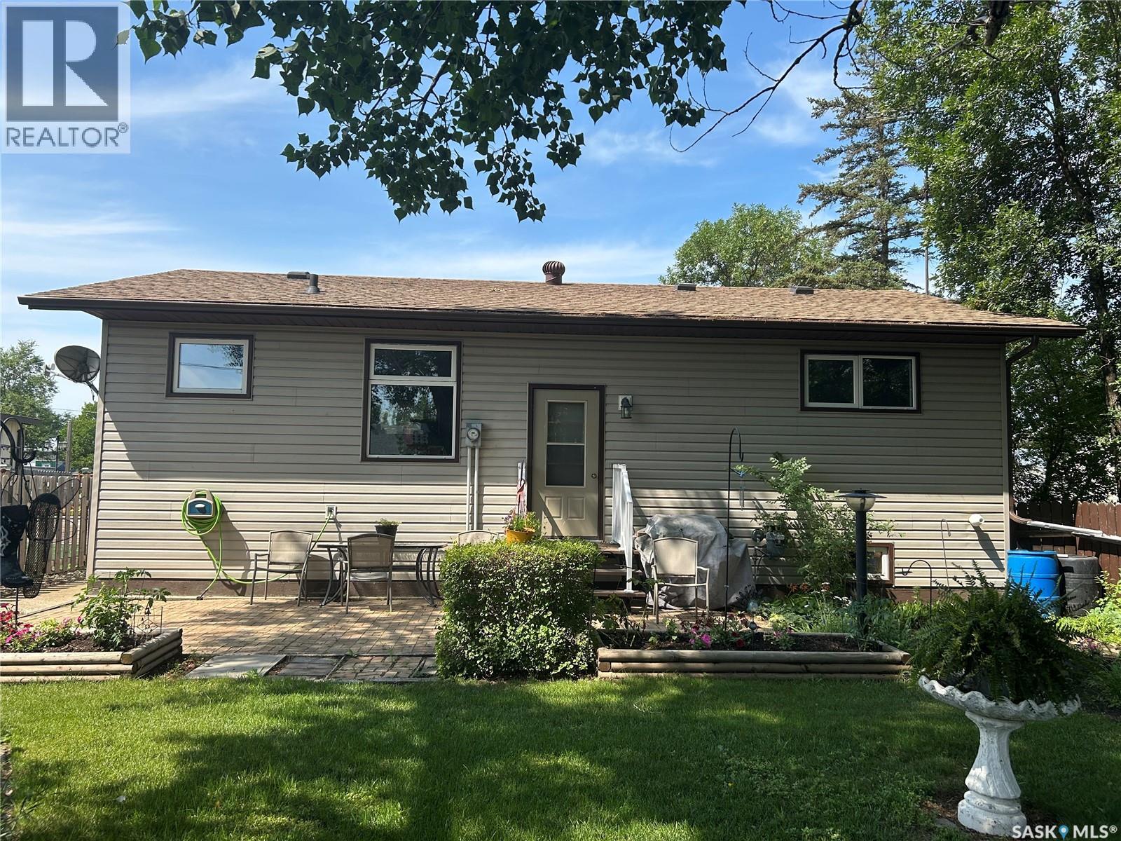 209 Taylor Street, Bienfait, Saskatchewan  S0C 0M0 - Photo 39 - SK020058