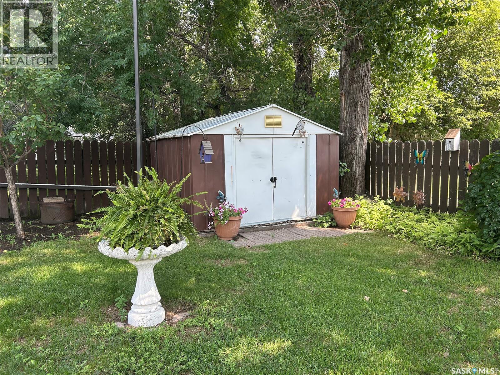 209 Taylor Street, Bienfait, Saskatchewan  S0C 0M0 - Photo 40 - SK020058