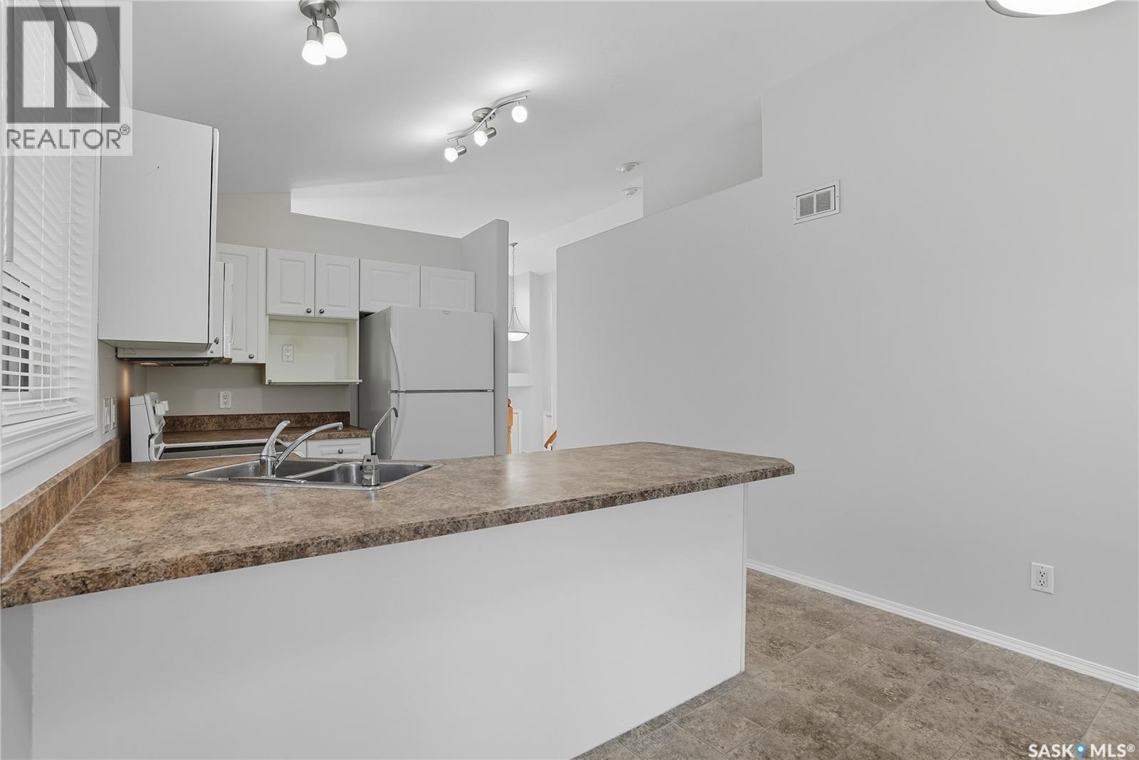 207 Buckwold Cove, Saskatoon, Saskatchewan  S7N 4V8 - Photo 10 - SK020049