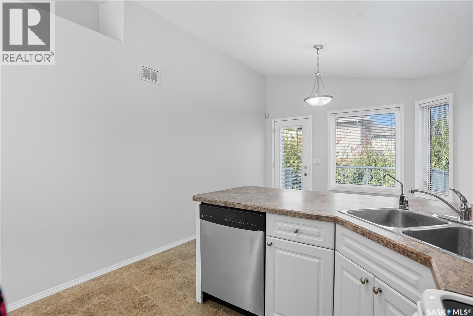207 Buckwold Cove, Saskatoon, Saskatchewan  S7N 4V8 - Photo 11 - SK020049