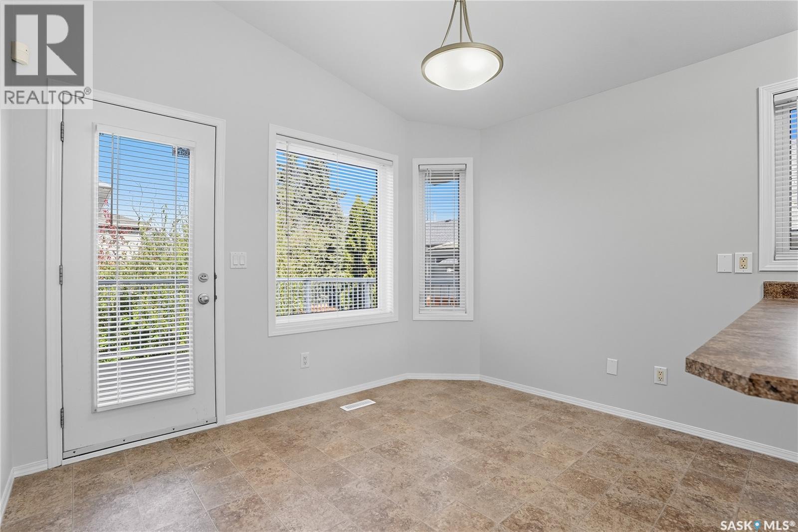 207 Buckwold Cove, Saskatoon, Saskatchewan  S7N 4V8 - Photo 12 - SK020049