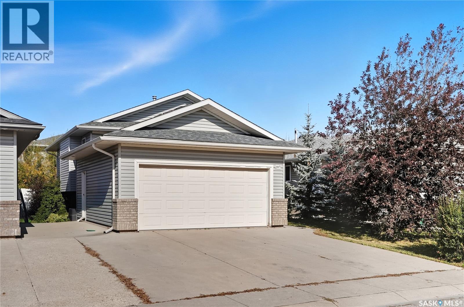 207 Buckwold Cove, Saskatoon, Saskatchewan  S7N 4V8 - Photo 2 - SK020049